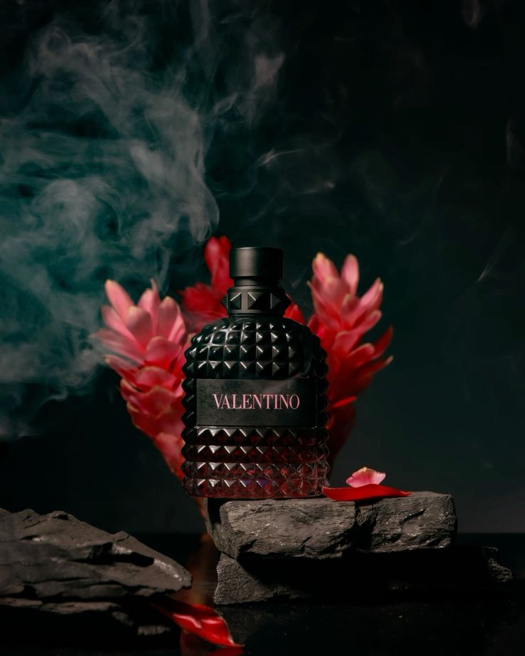 Valentino Uomo Born in Roma intense